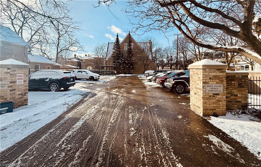 201-21 Richmond Street Unit: 201