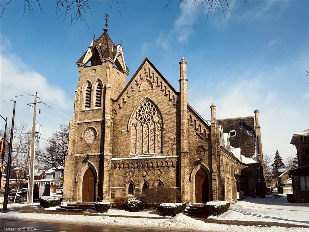 201-21 Richmond Street Unit: 201