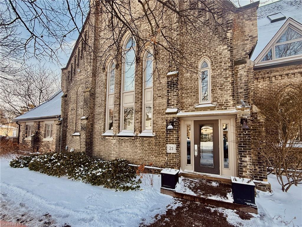 201-21 Richmond Street Unit: 201