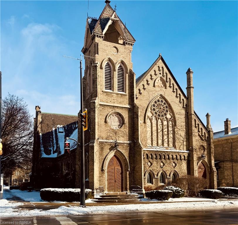 201-21 Richmond Street Unit: 201