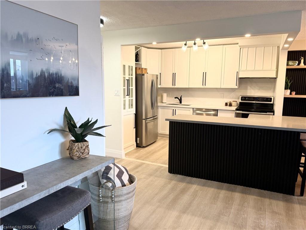 908-640 West Street Unit: 908