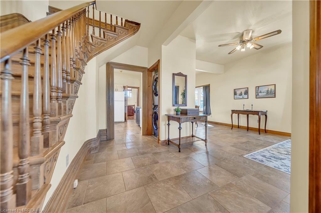 690 Wallace Avenue S