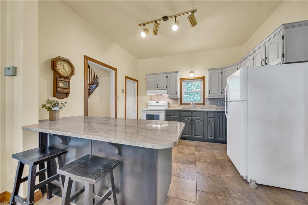 690 Wallace Avenue S