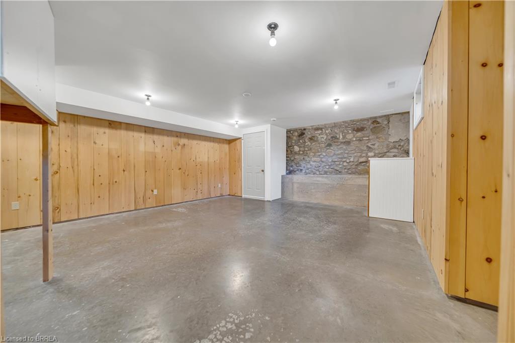 690 Wallace Avenue S