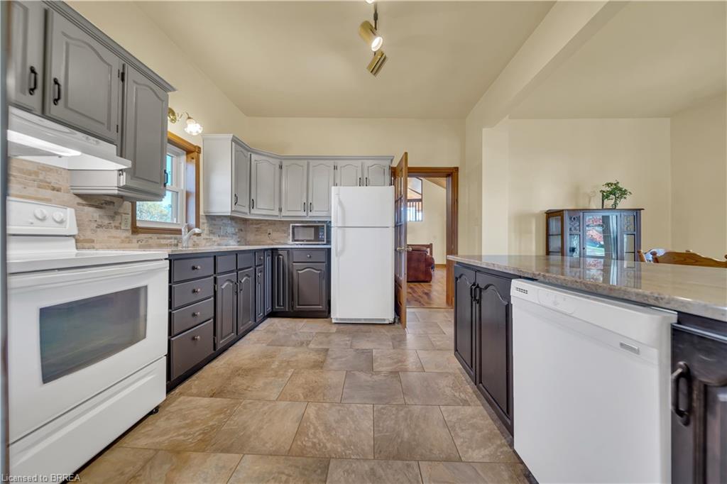 690 Wallace Avenue S