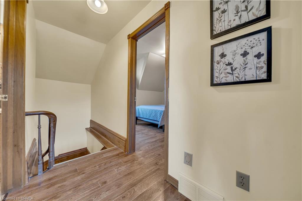 690 Wallace Avenue S