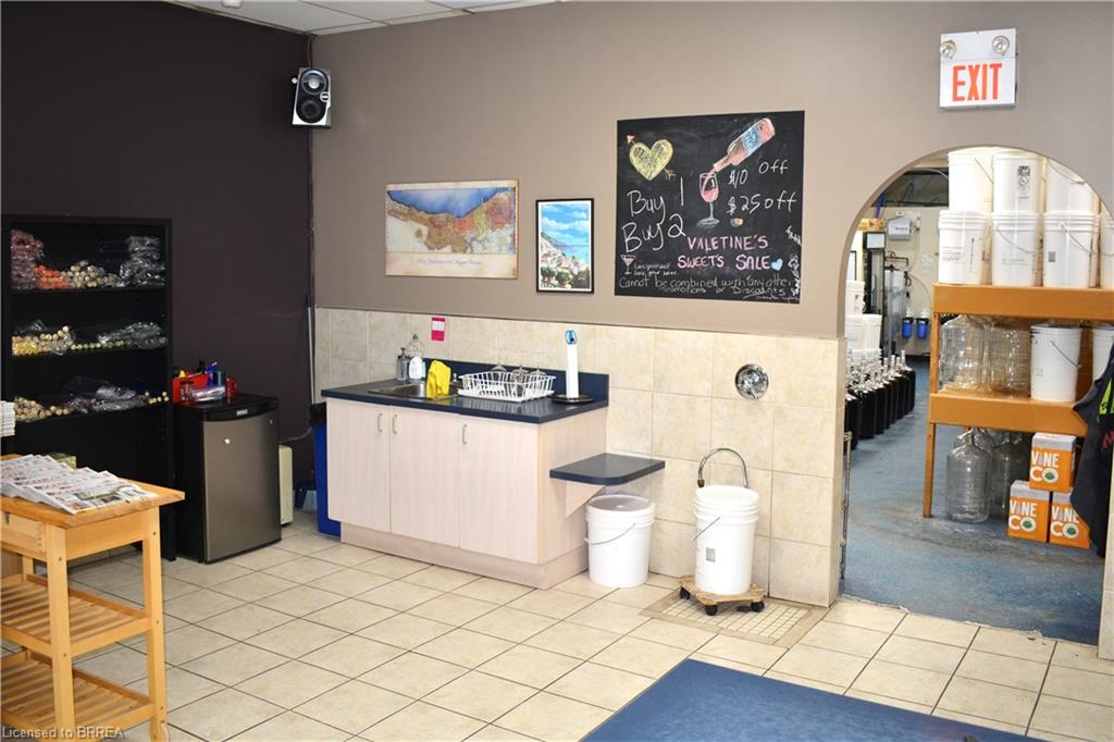 7-250 King George Road Unit: 7