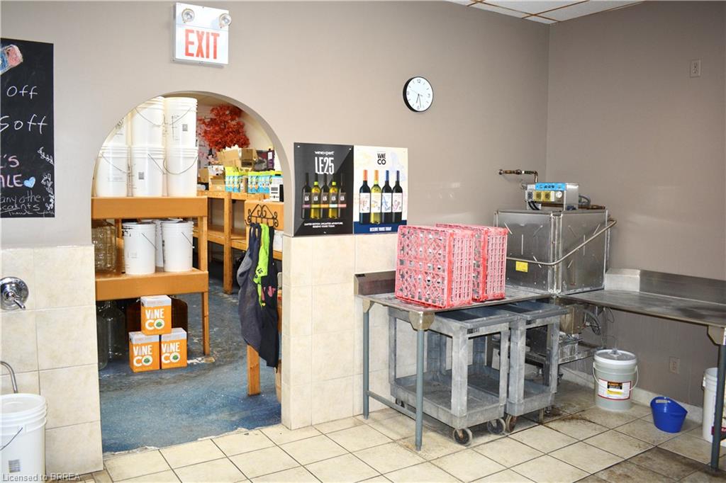 7-250 King George Road Unit: 7