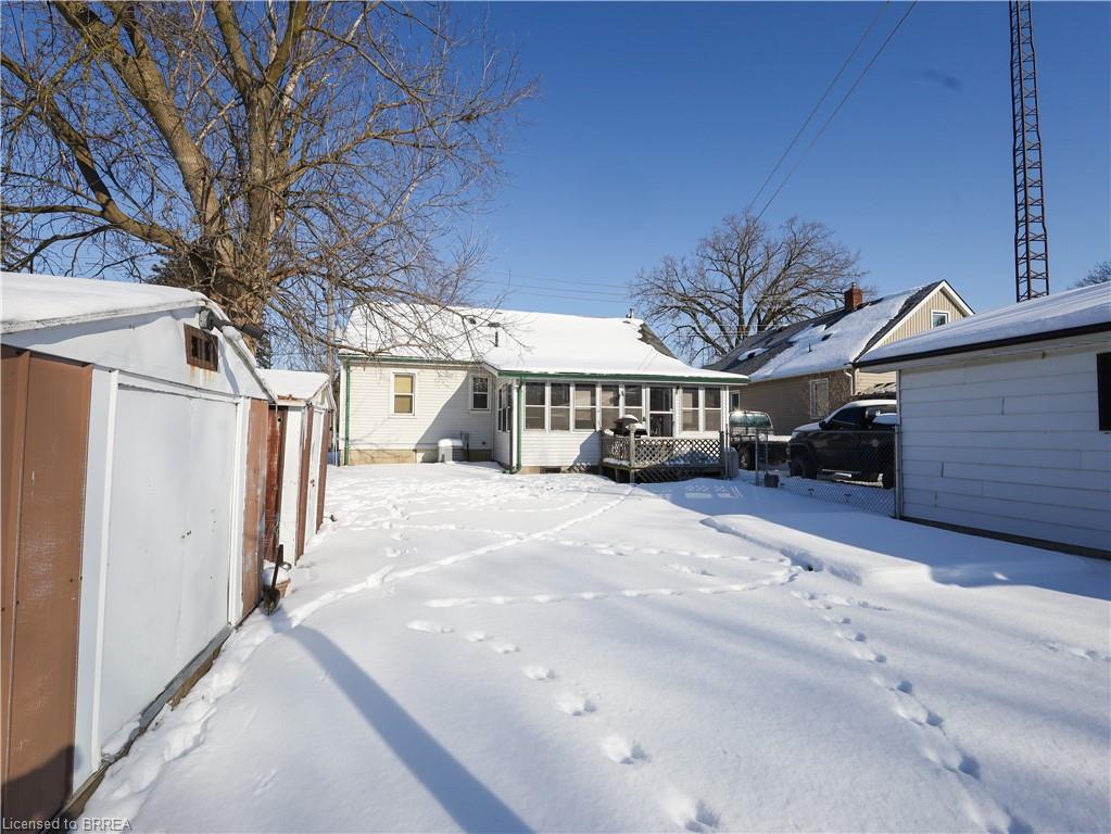 389 Grey Street