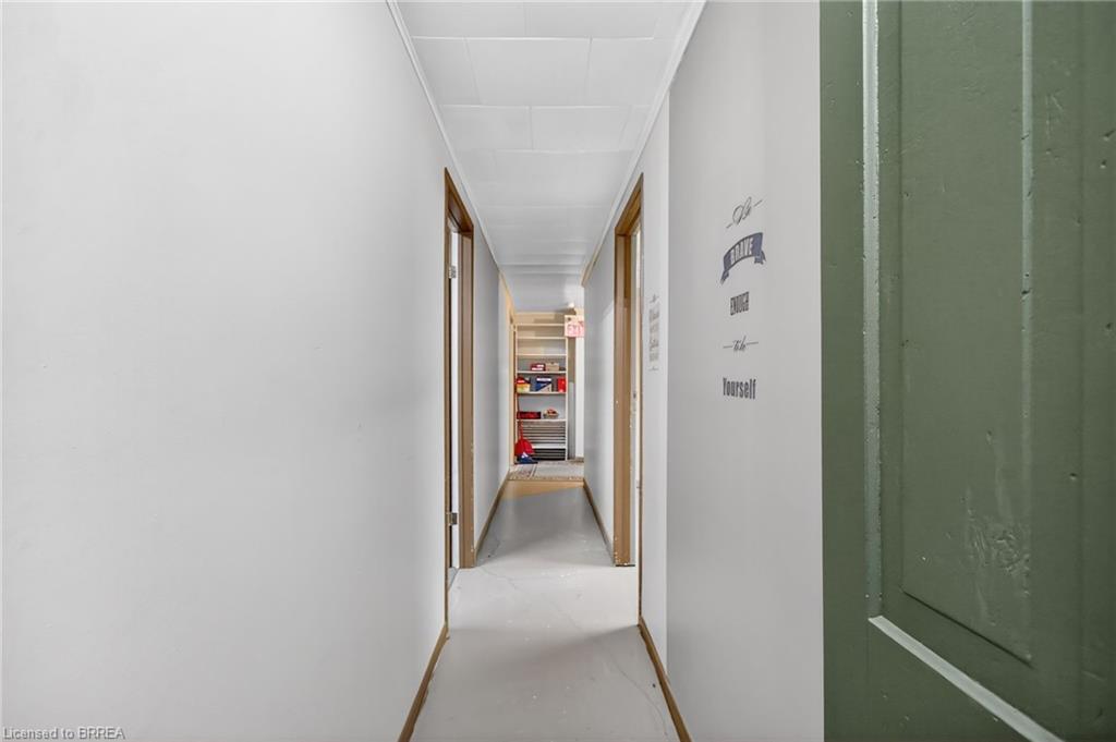 211 Birmingham Street W