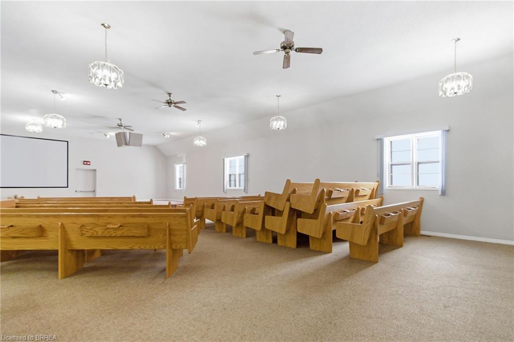 211 Birmingham Street W