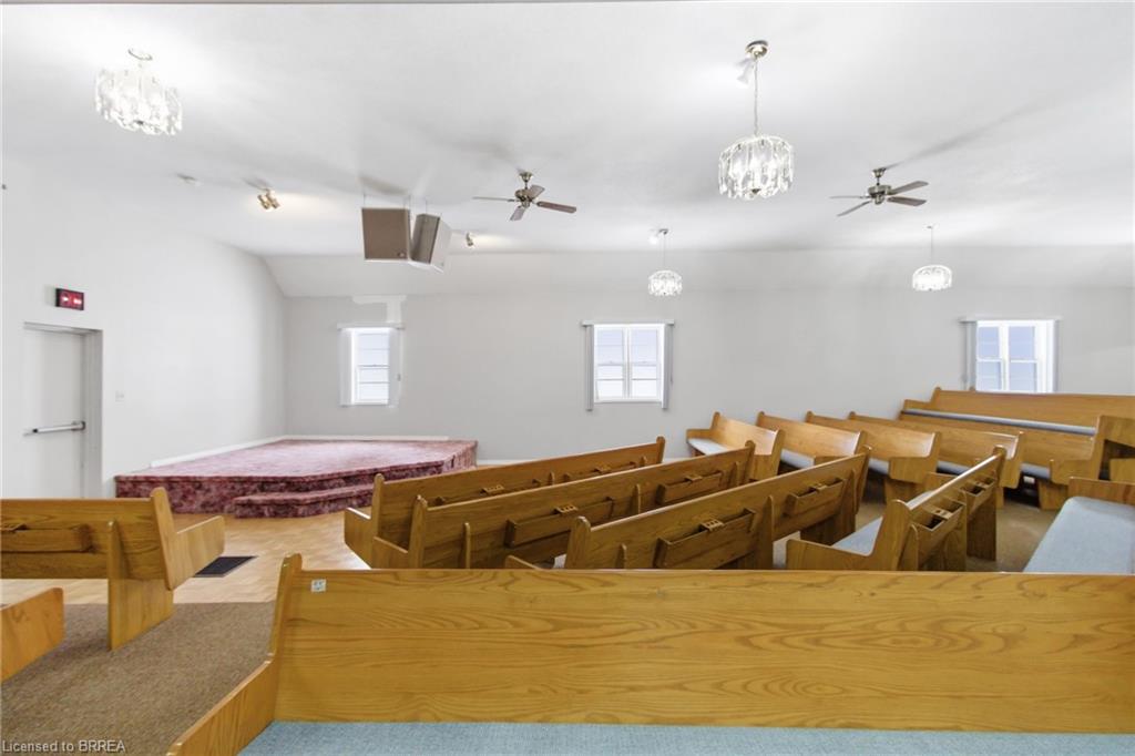 211 Birmingham Street W