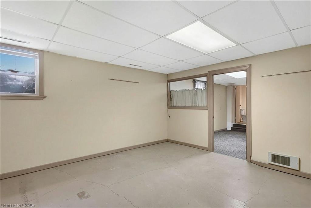 211 Birmingham Street W