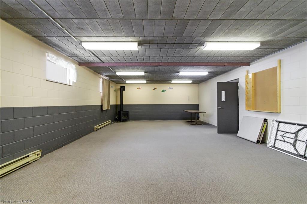 211 Birmingham Street W