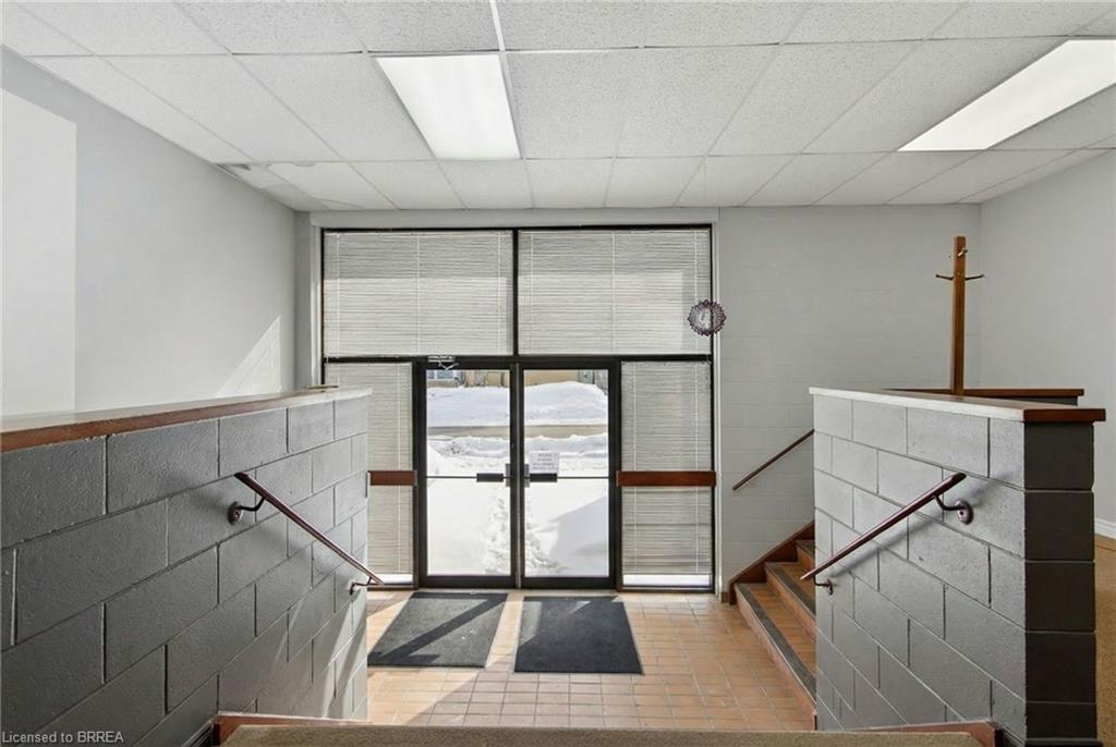 211 Birmingham Street W