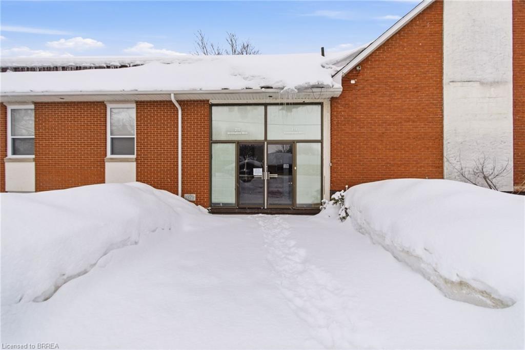 211 Birmingham Street W