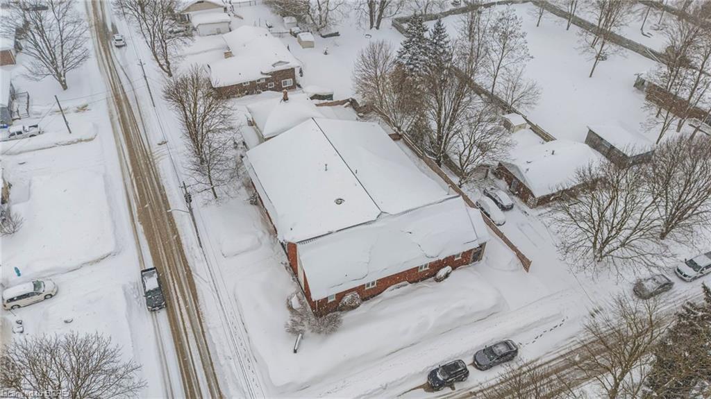 211 Birmingham Street W