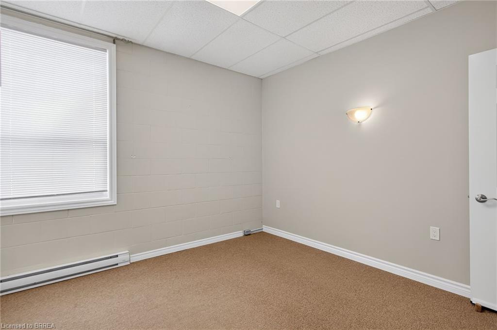 211 Birmingham Street W