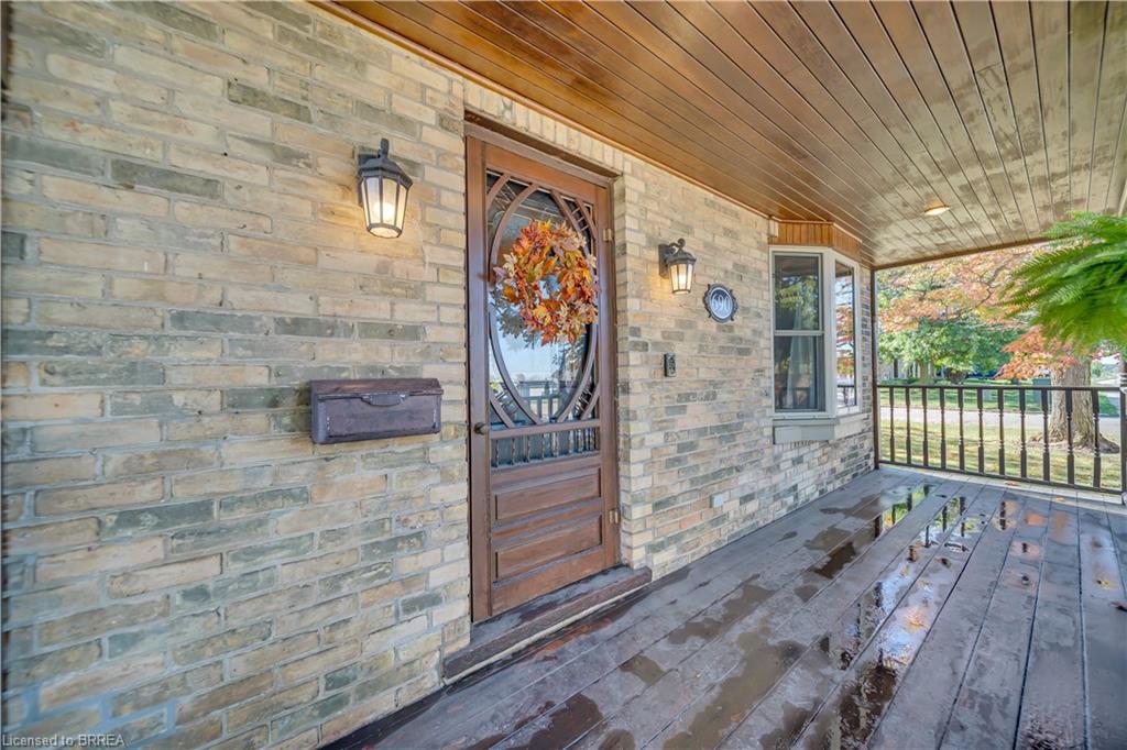 690 Wallace Avenue S