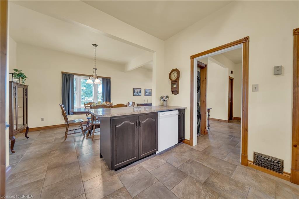 690 Wallace Avenue S