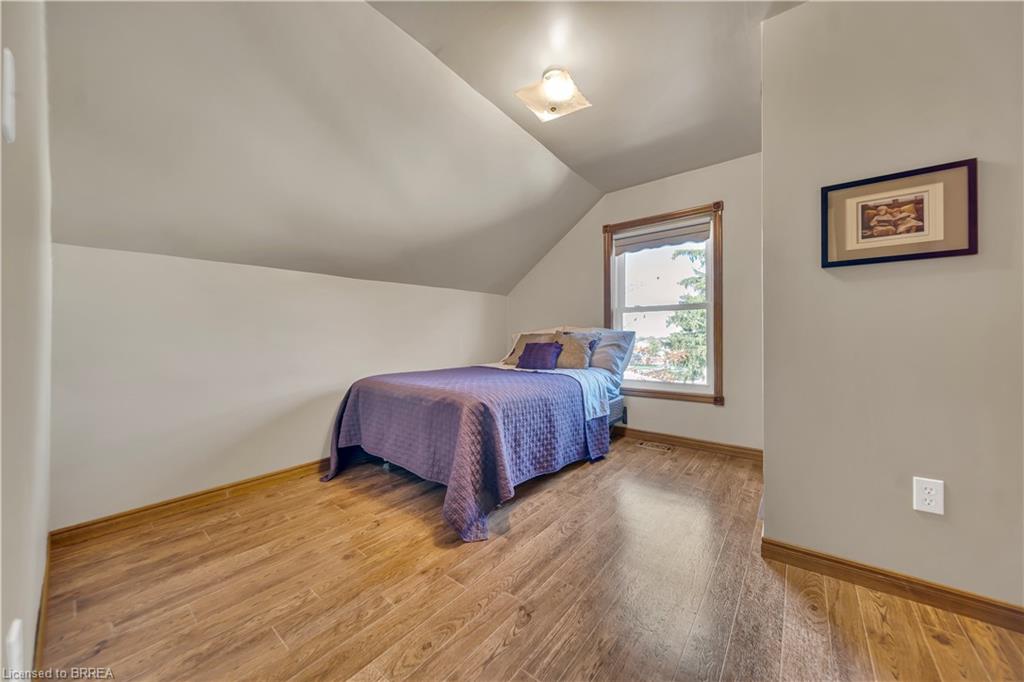 690 Wallace Avenue S