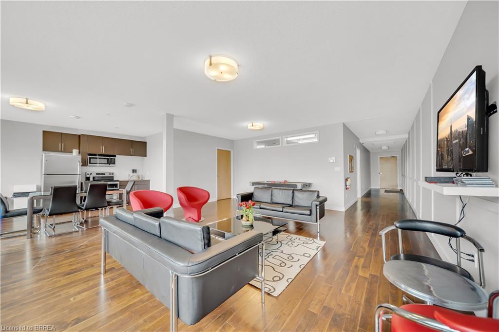 214-188 King Street S Unit: 214