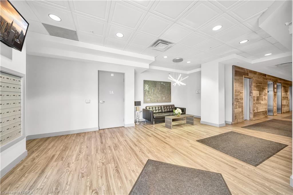 214-188 King Street S Unit: 214