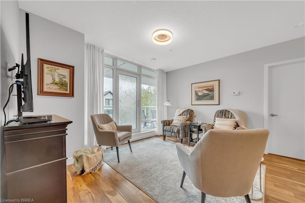 214-188 King Street S Unit: 214