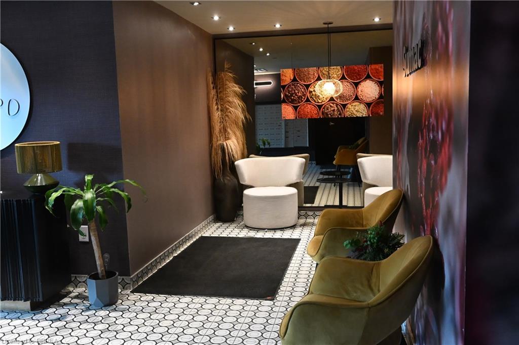 204-4 Spice Way Unit: 204