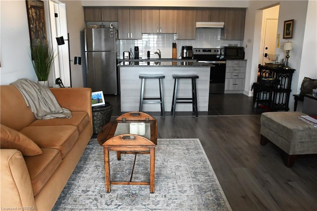 204-4 Spice Way Unit: 204