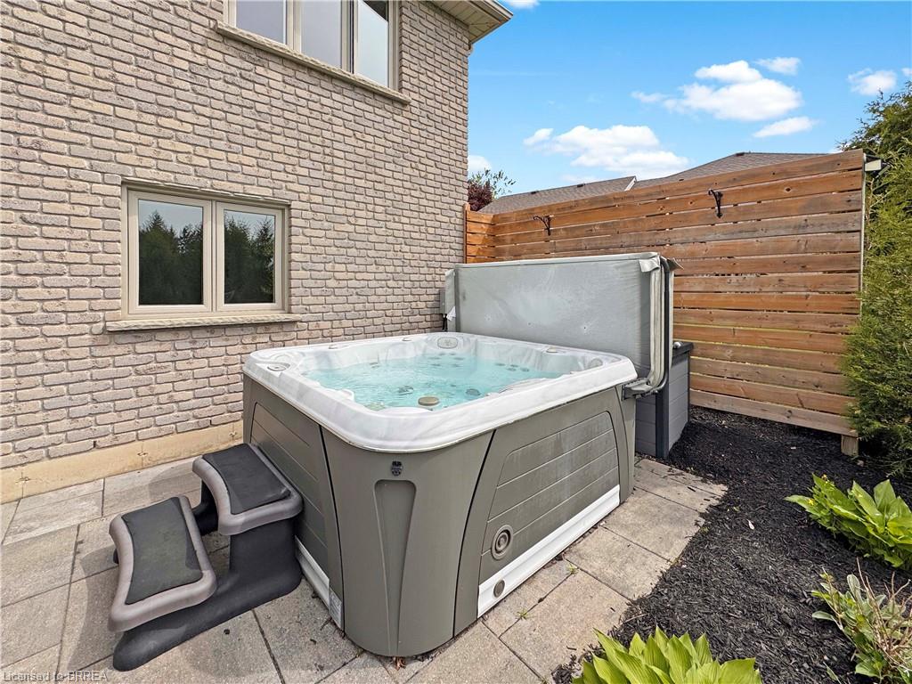 25 Bradbury Crescent