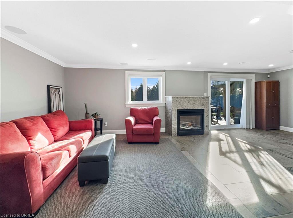 25 Bradbury Crescent