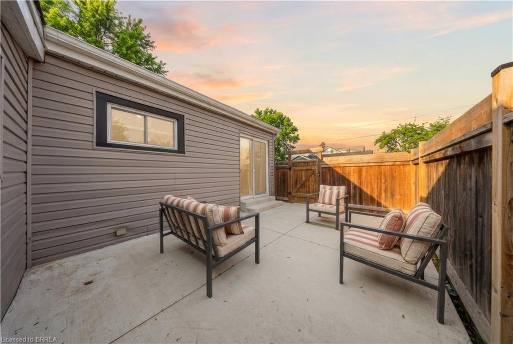 64 Richardson Street