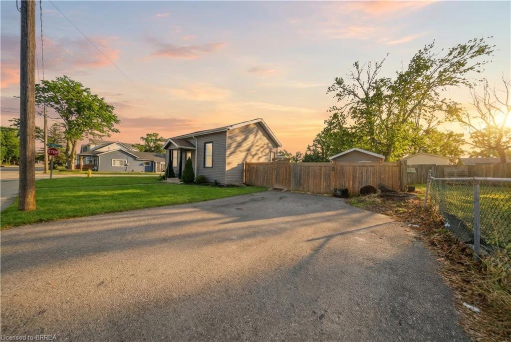 64 Richardson Street