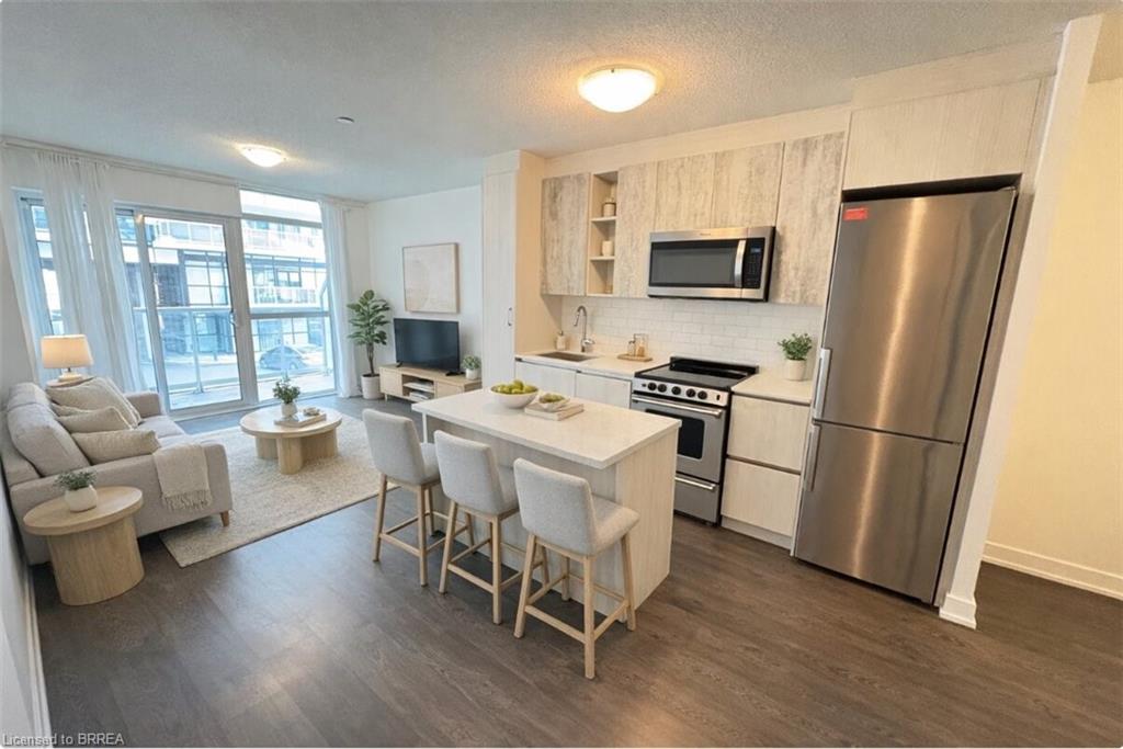 201-251 Manitoba Street Unit: 201