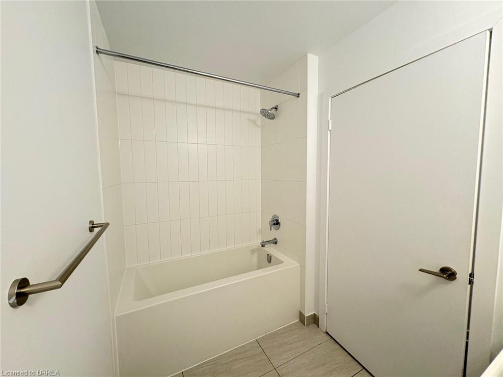 201-251 Manitoba Street Unit: 201