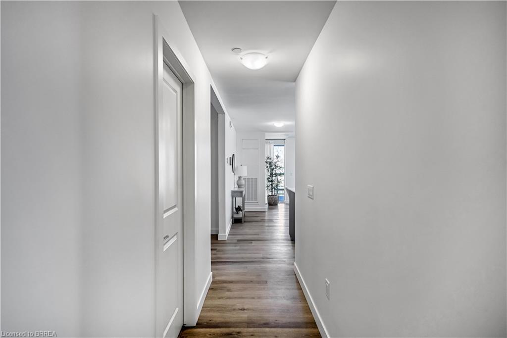 212-461 Green Road Unit: 212