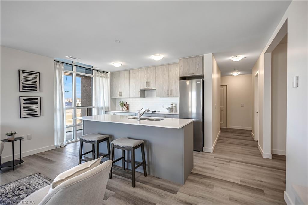 212-461 Green Road Unit: 212