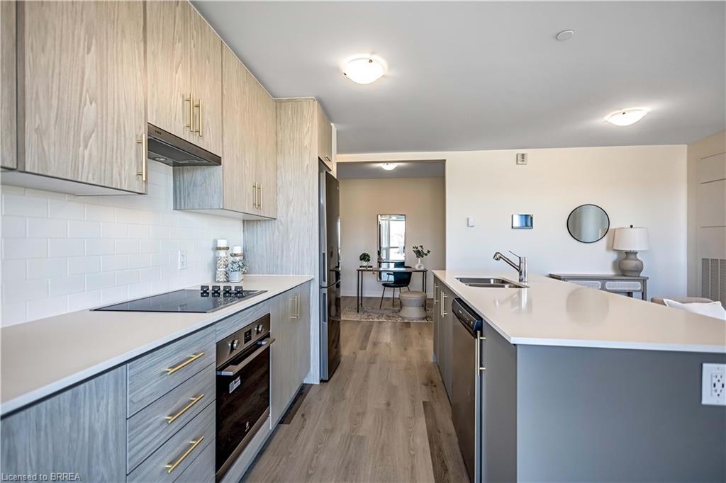 212-461 Green Road Unit: 212