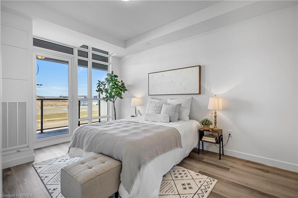 212-461 Green Road Unit: 212