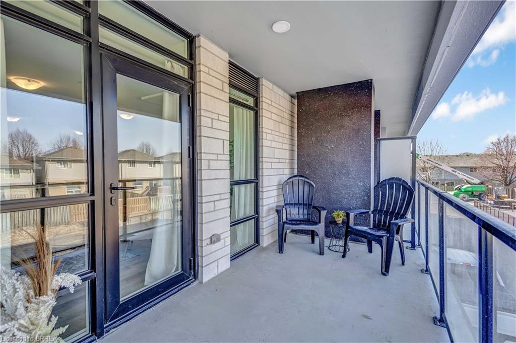 212-461 Green Road Unit: 212