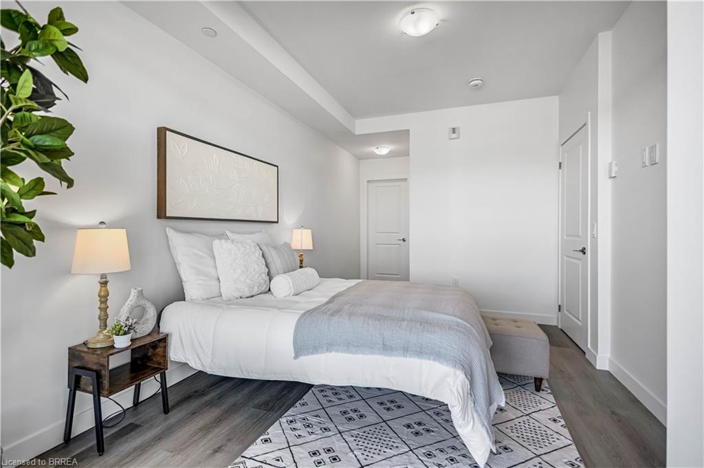 212-461 Green Road Unit: 212