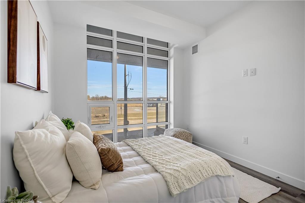 212-461 Green Road Unit: 212