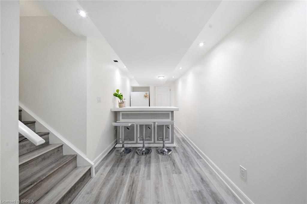 60 Nightingale Drive