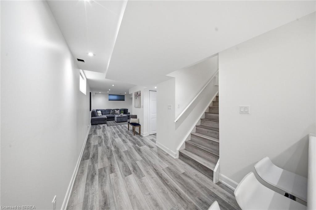 60 Nightingale Drive