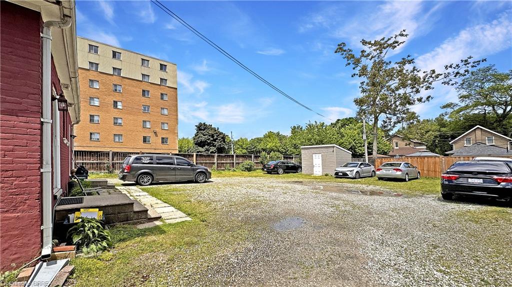 273-275 Brant Avenue