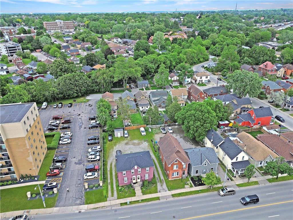 273-275 Brant Avenue