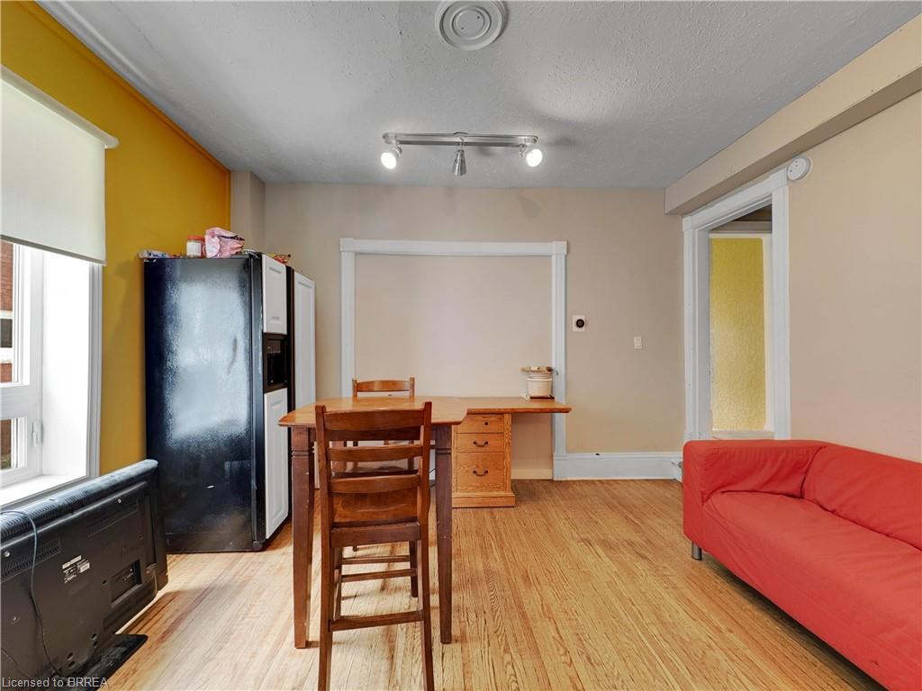 273-275 Brant Avenue