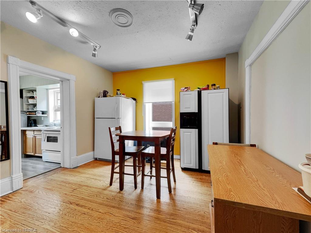 273-275 Brant Avenue