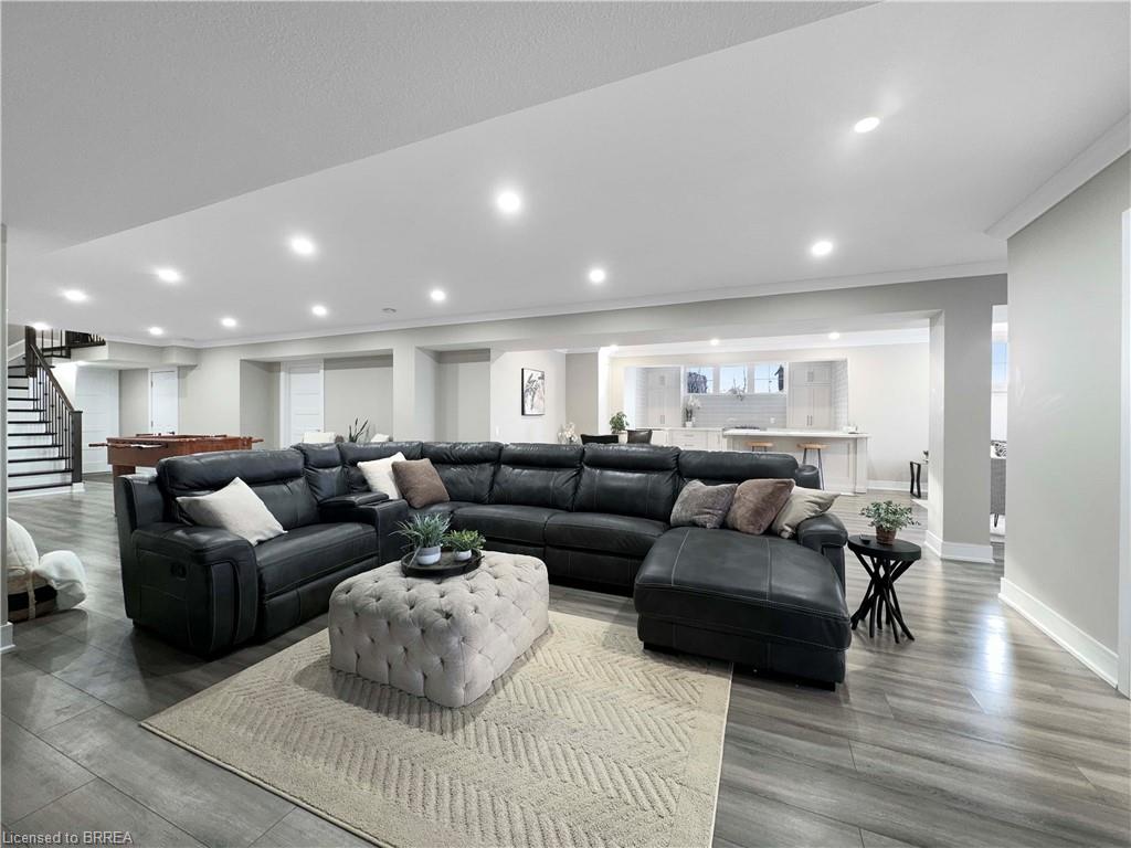 18 Harper Boulevard